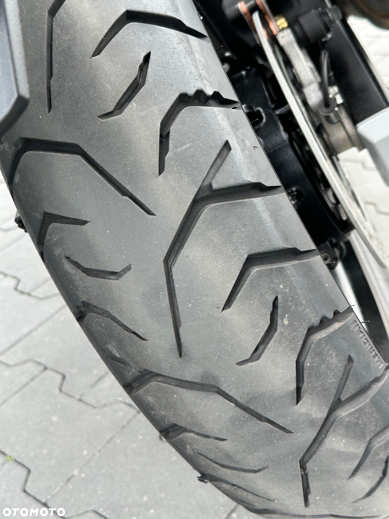 Suzuki V-STROM - 9