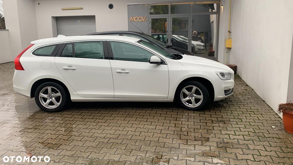 Volvo V60 D3 Momentum - 1