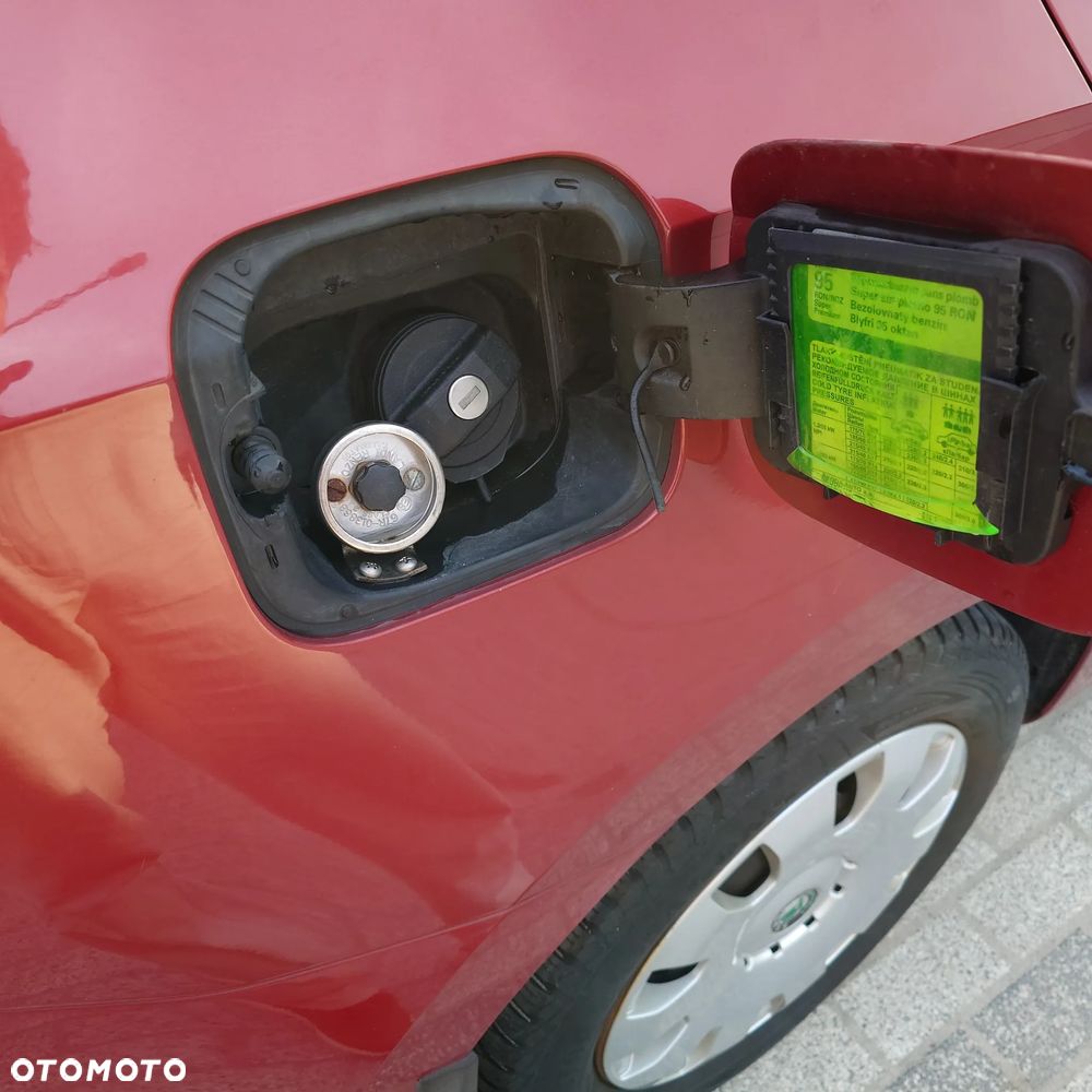 Skoda RAPID 1.2 TSI Ambition - 10