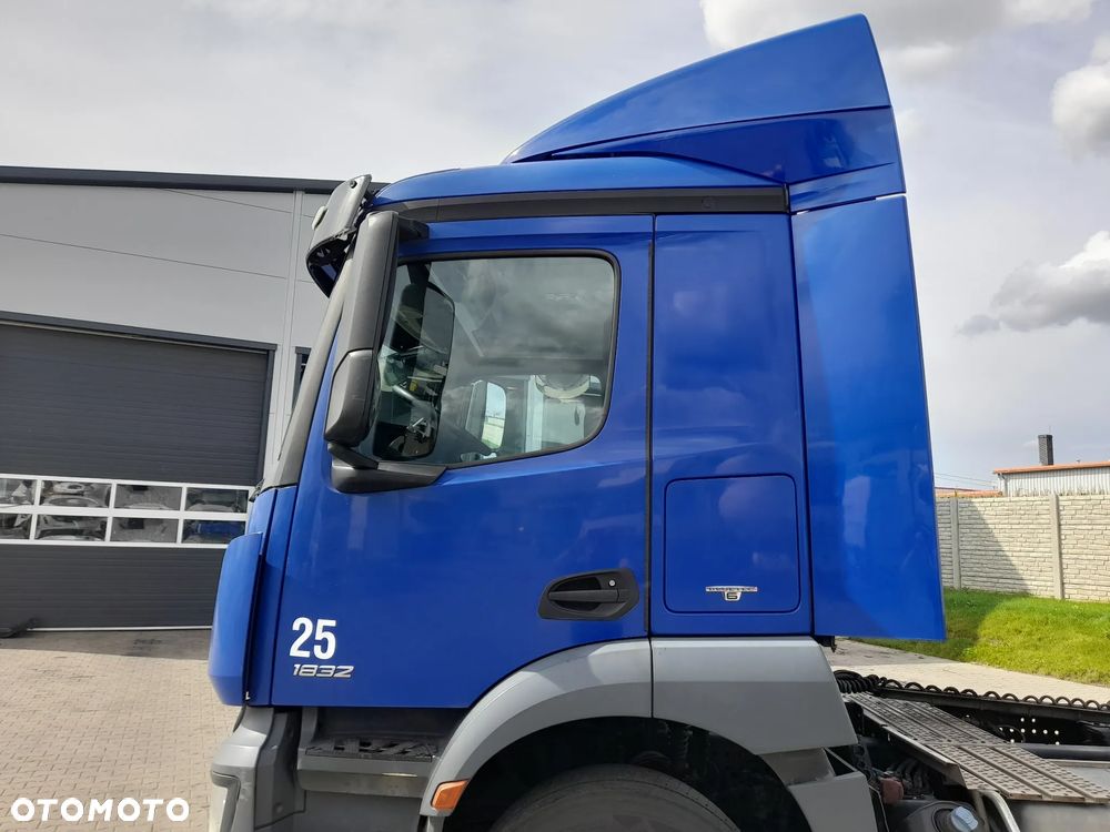 Kabina Mercedes Arocs Actros MP4 ClassicSpace M - 6