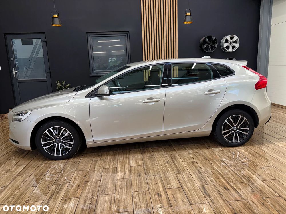 Volvo V40 D4 Geartronic Momentum - 11