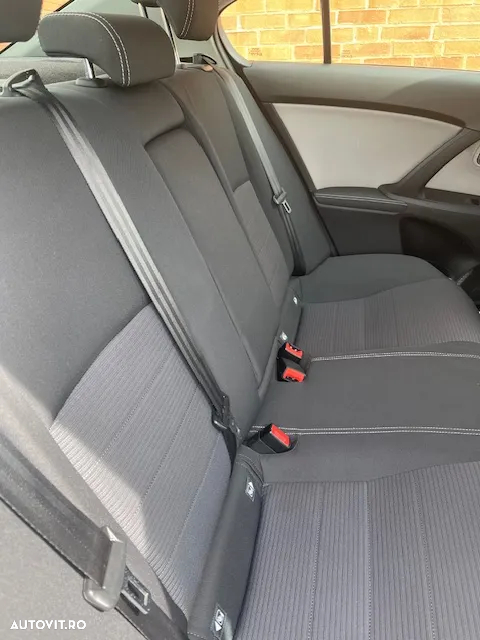 Toyota Avensis 1.8 Executive - 17