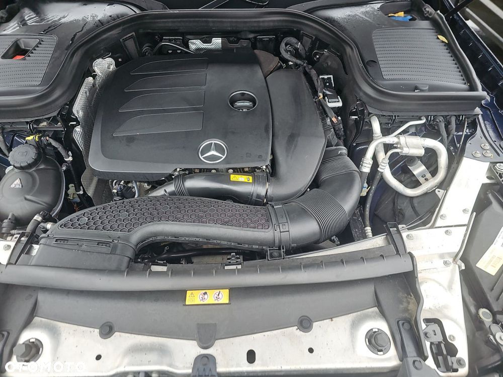 Mercedes-Benz GLC 300 4Matic 9G-TRONIC Edition Avantgarde - 16