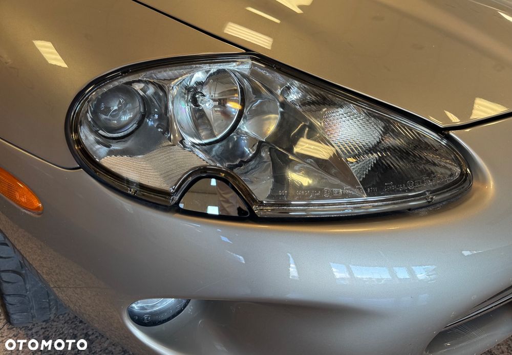 Jaguar XK8 - 21