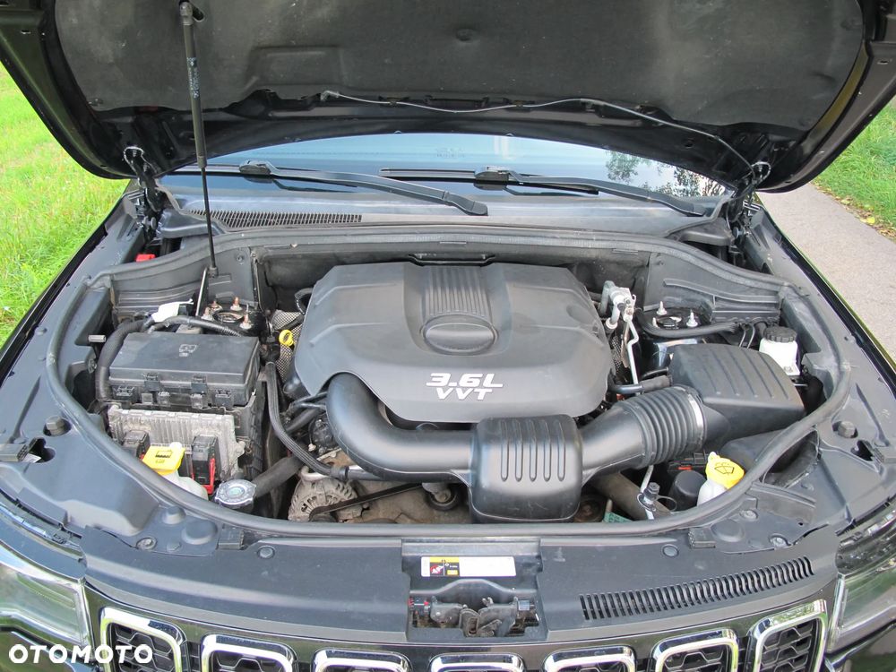 Jeep Grand Cherokee - 12