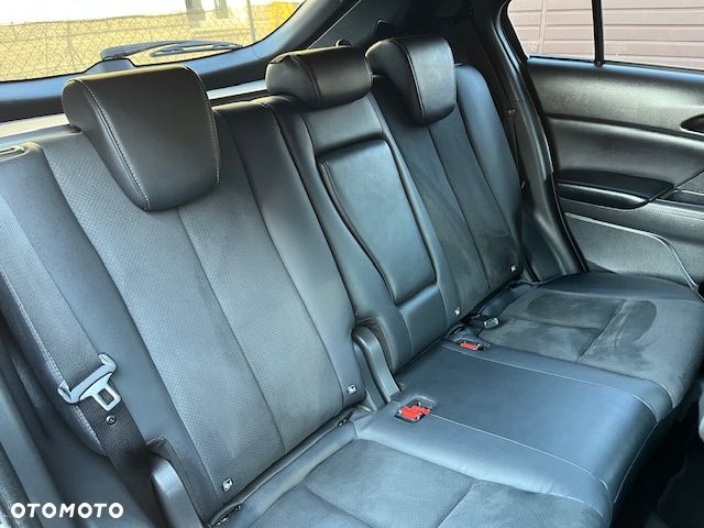 Mitsubishi Eclipse Cross 4WD Intro Edition - 26