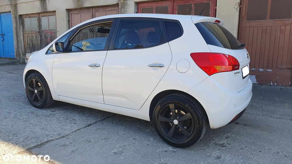 Kia Venga 1.6 CVVT Titanium Collection - 4