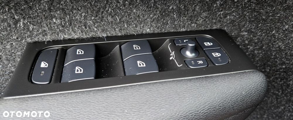 Volvo XC 40 T3 Momentum Pro - 30
