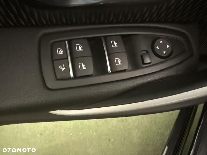 BMW Seria 3 320i GPF - 12