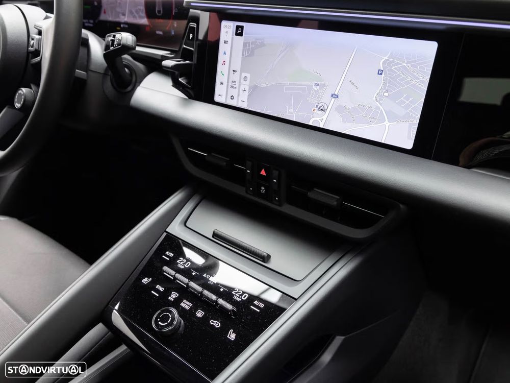 Porsche Macan Electric 4 - 15