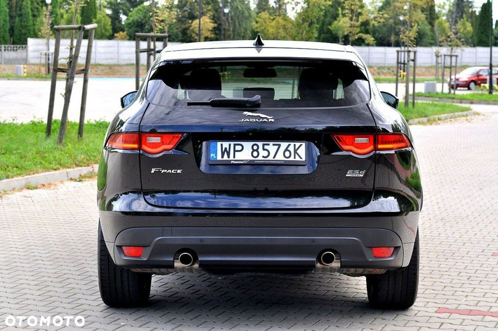 Jaguar F-Pace 2.0 i4D AWD R-Sport - 34