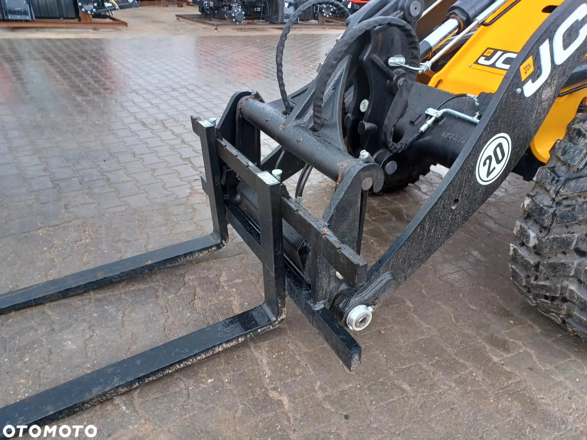JCB 409 - 11