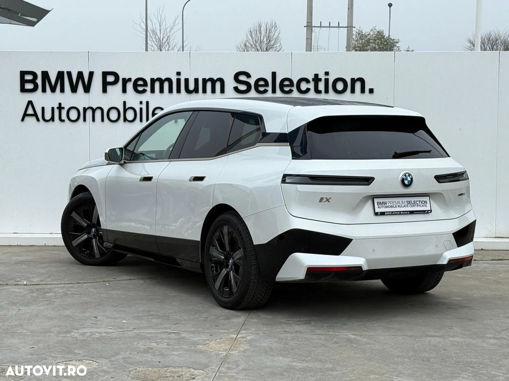 BMW iX - 5