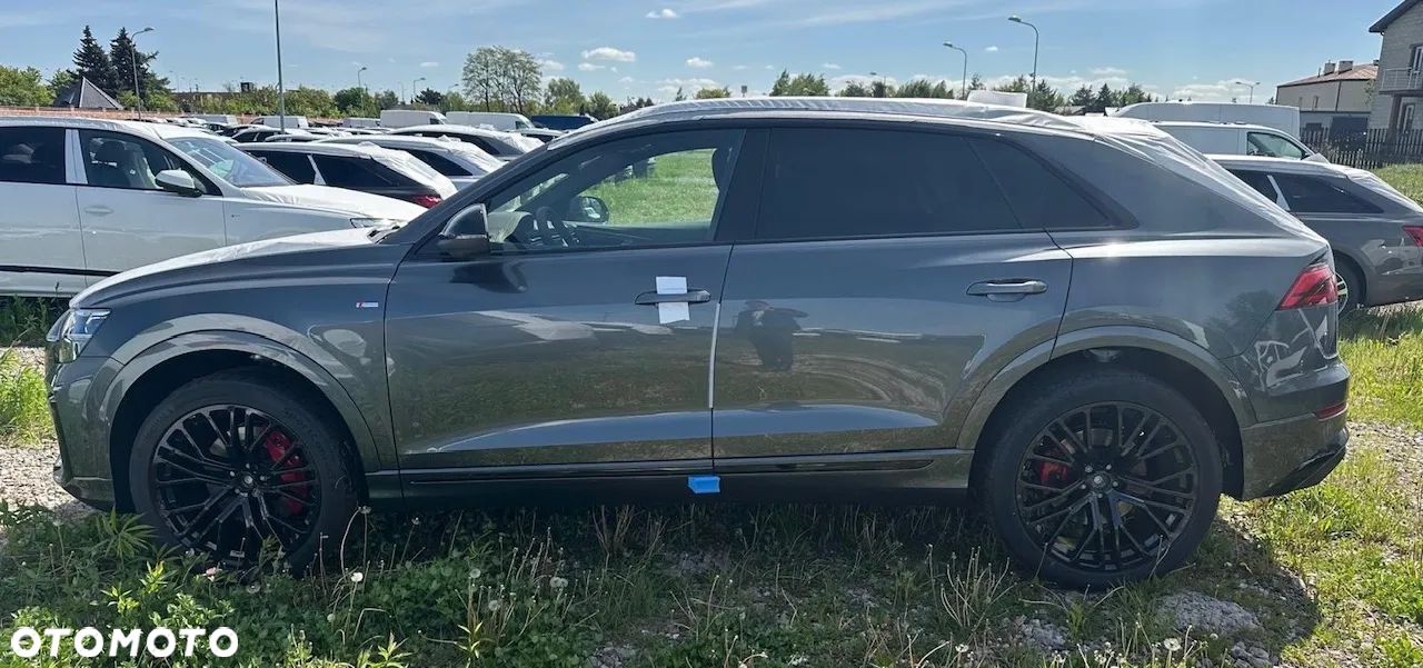 Audi Q8 - 8
