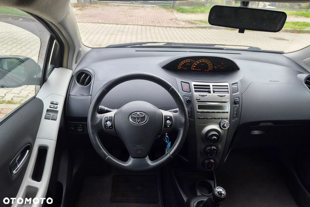 Toyota Yaris 1.0 VVT-i Cool Edition - 29