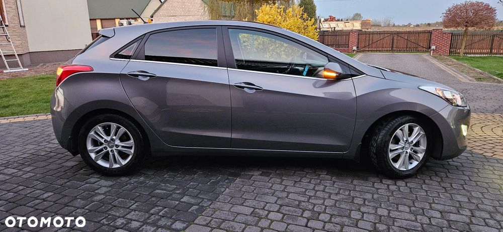 Hyundai i30 1.6 CRDi Fifa World Cup Edition - 3