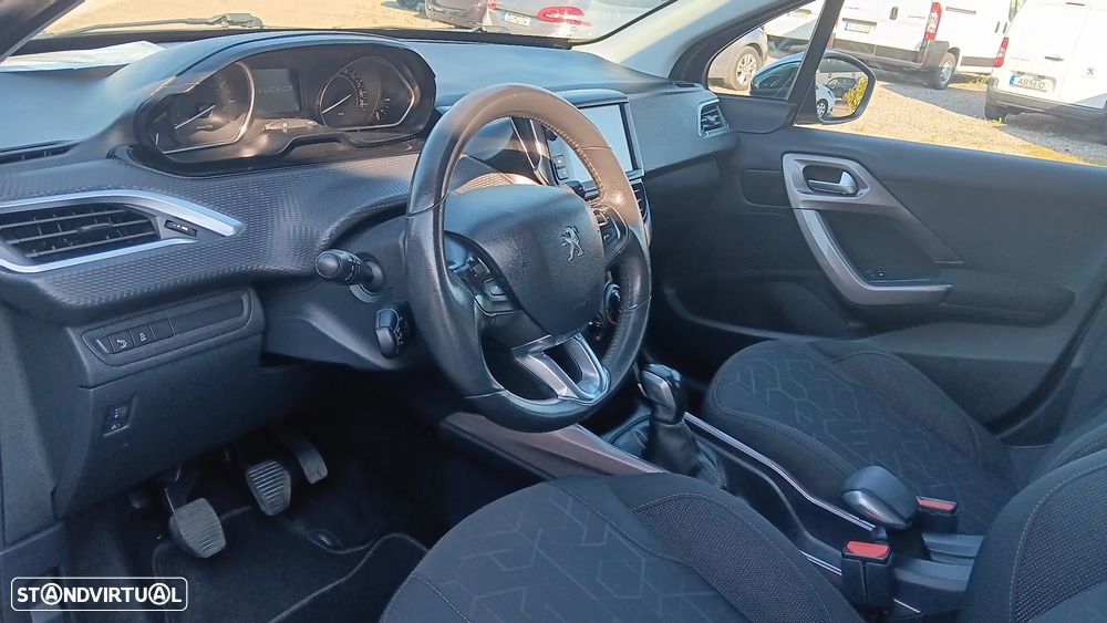 Peugeot 2008 1.2 PureTech Style - 11