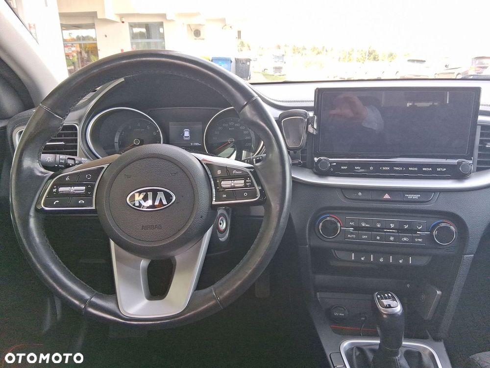 Kia Ceed - 13