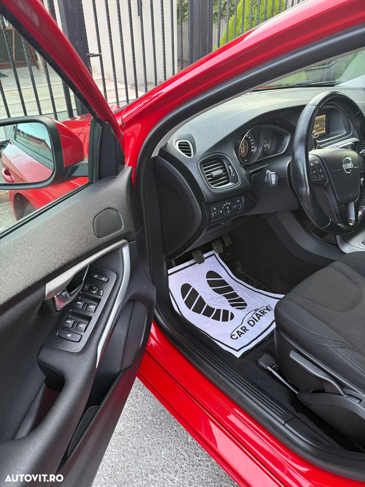 Volvo V40 T2 Momentum - 21