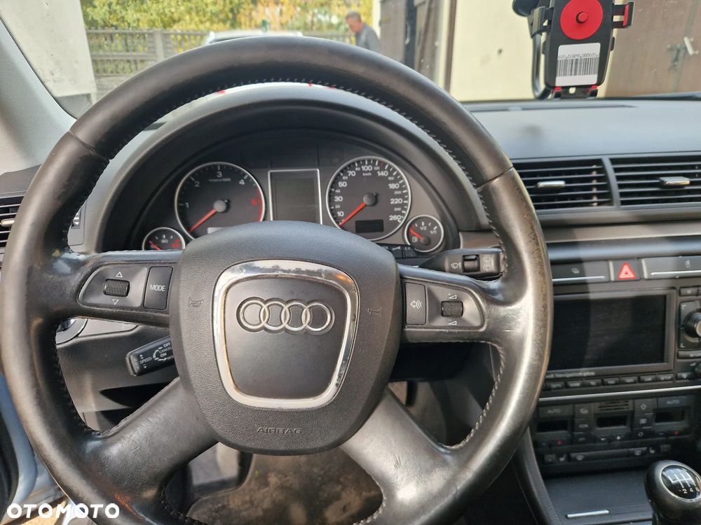Audi A4 Avant 2.0 TDI DPF - 9