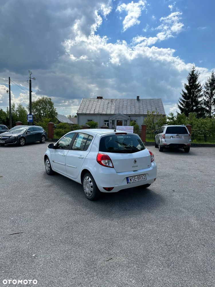 Renault Clio 1.5 dCi Alize - 8