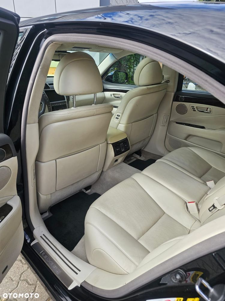 Lexus LS 460 Dynamic Line + Impression Line - 16