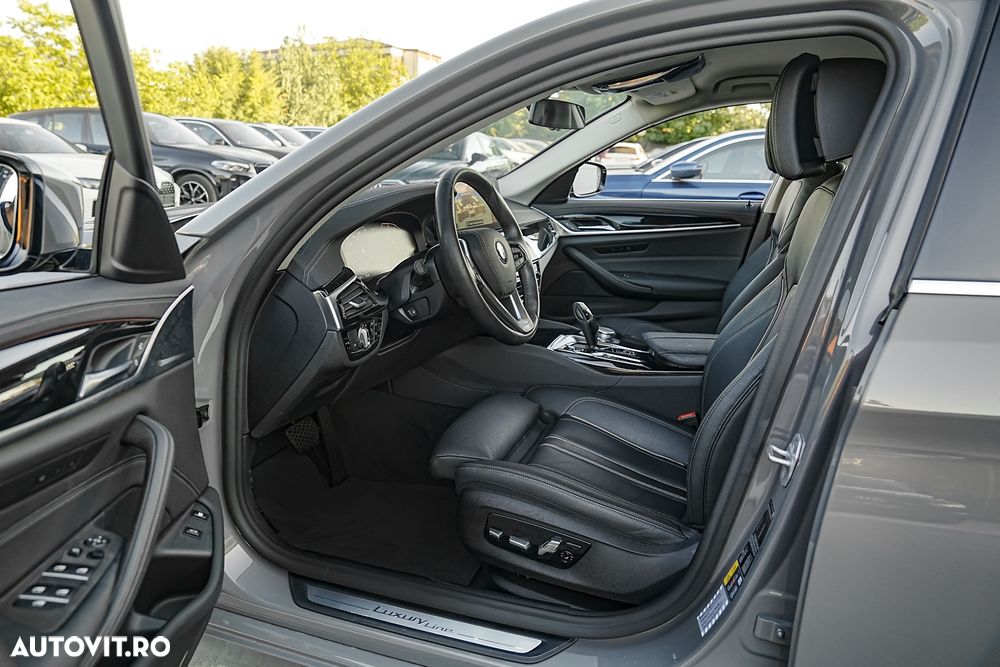 BMW Seria 5 530e Aut. Luxury Line - 16