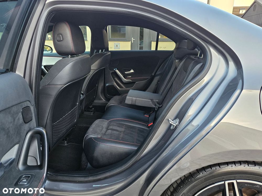 Mercedes-Benz Klasa A 250 AMG Line 7G-DCT - 12