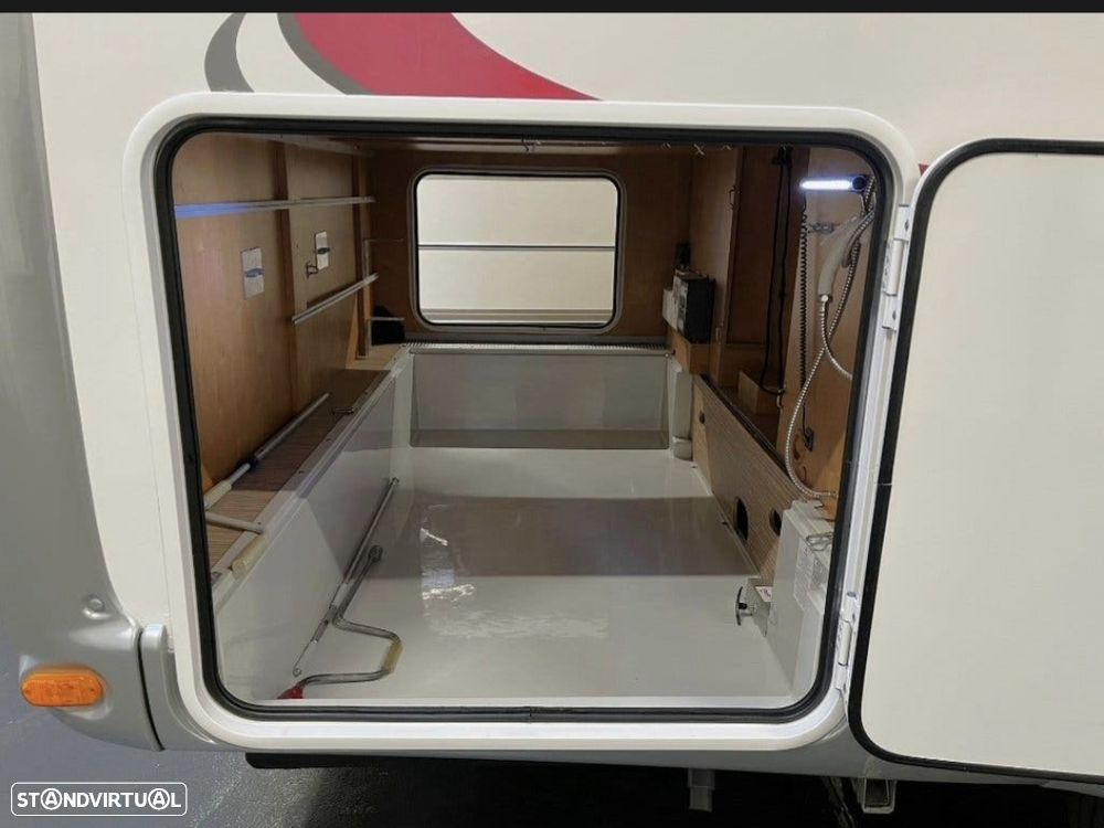 Rapido Serie 90dF 9092 DF Cama Central - 5