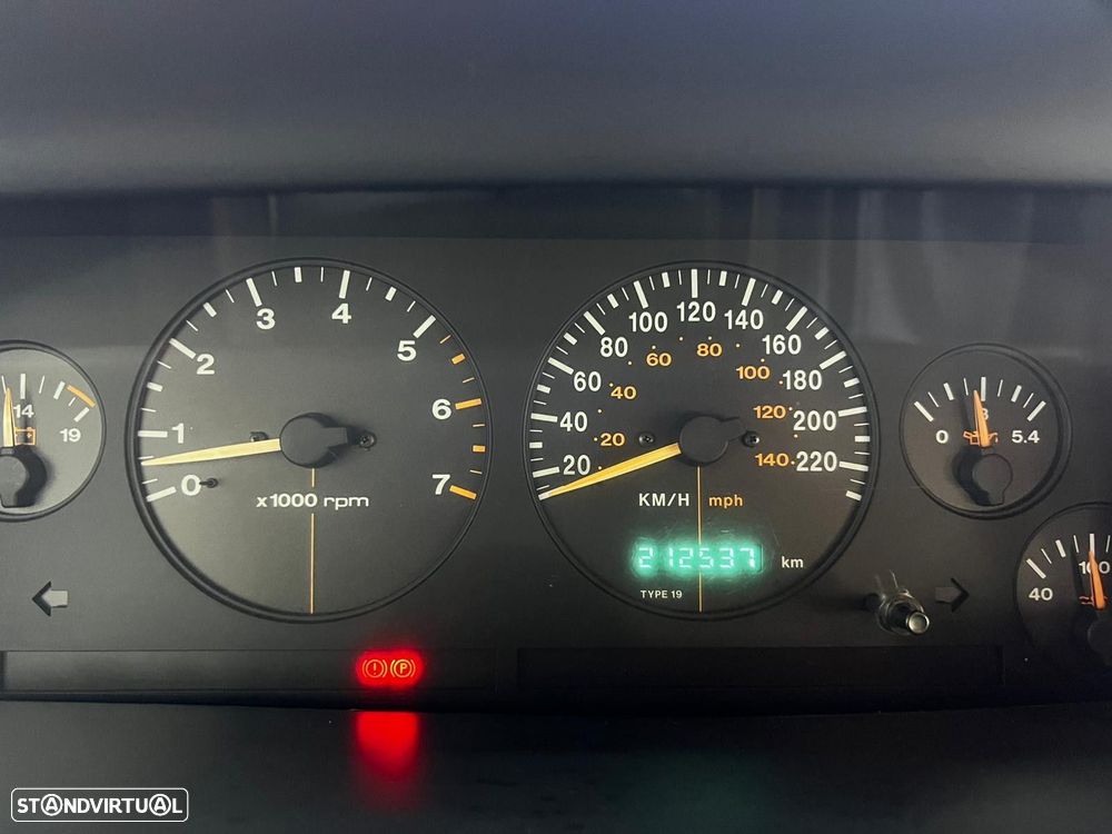 Jeep Grand Cherokee - 22