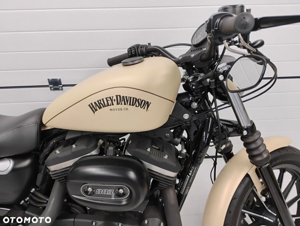 Harley-Davidson Sportster Iron 883 - 9
