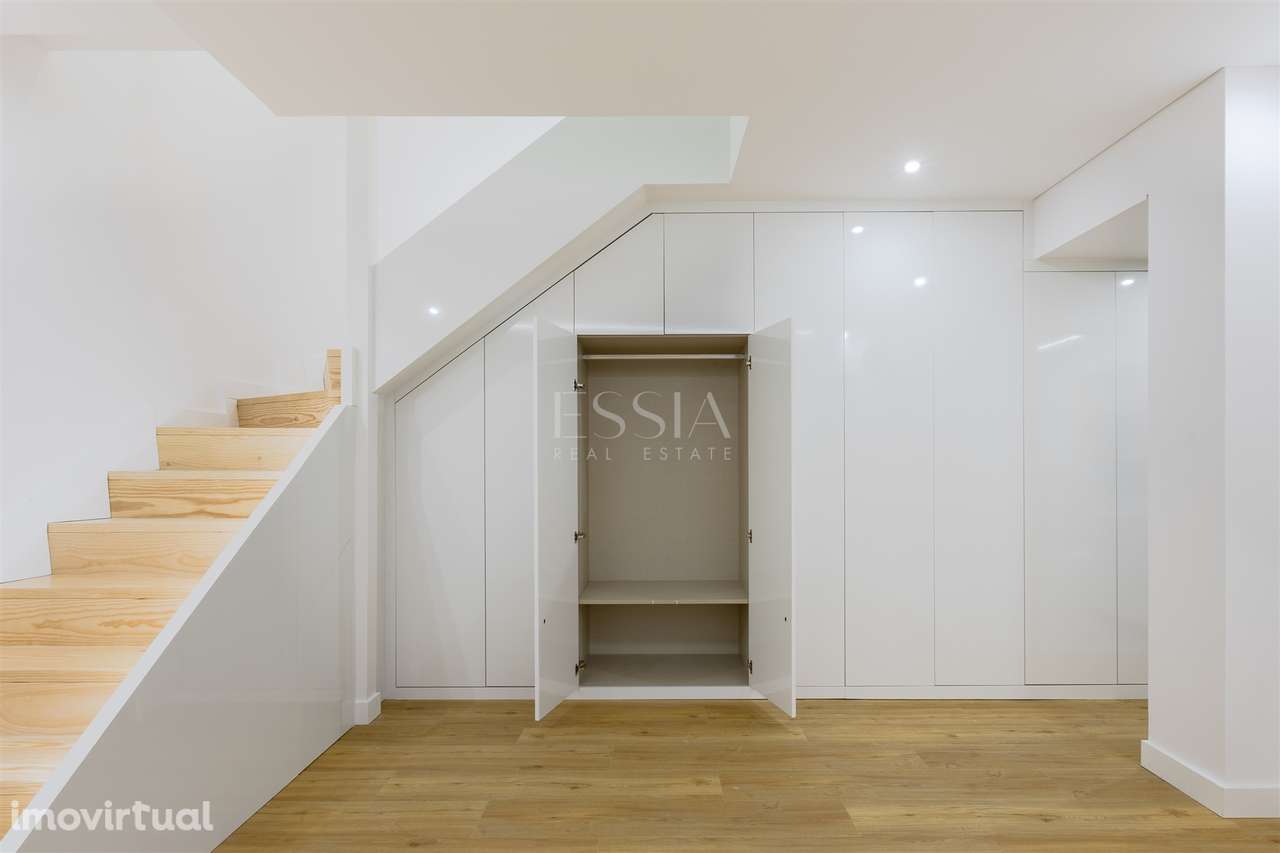TO Duplex Centro Baixa Porto | T0 Faria Guimarães Metro Pronto Habitar - Grande imagem: 2/13