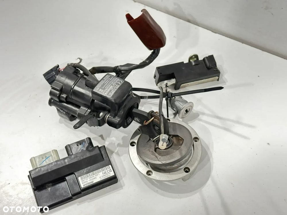 Stacyjka imo kpl. Honda CB650R 18-20r. - 1