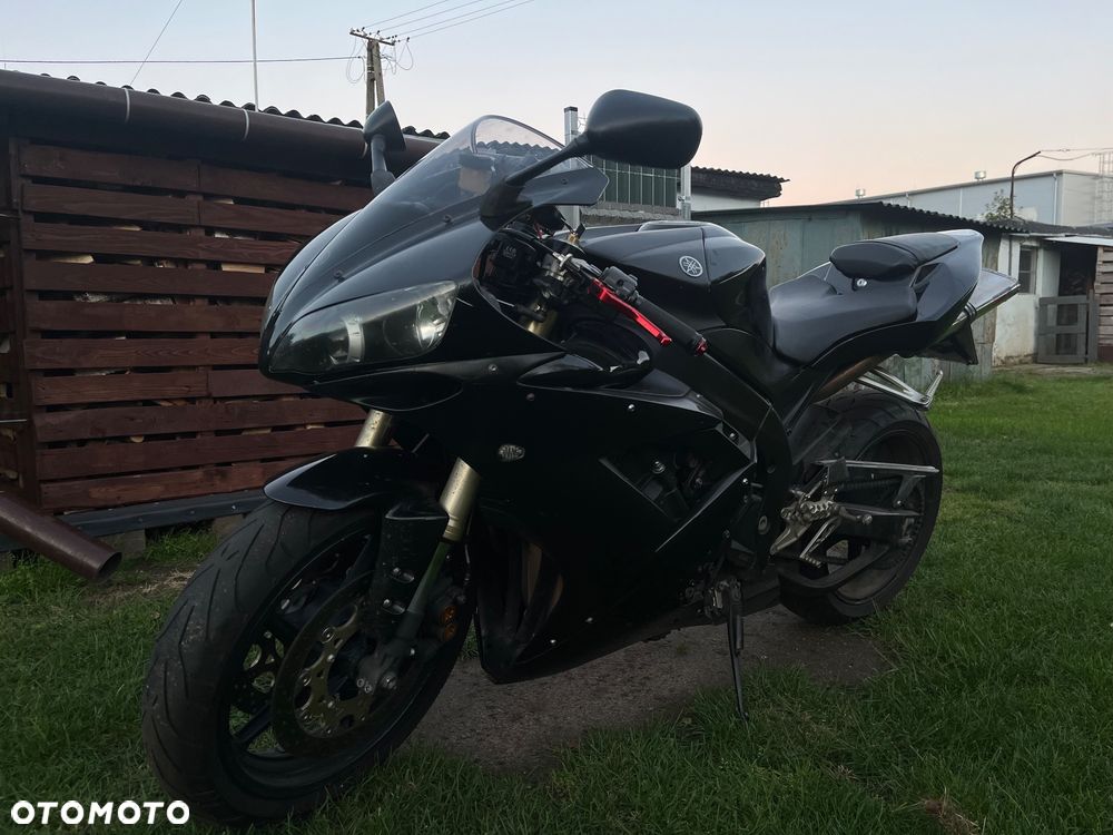Yamaha R1 - 5
