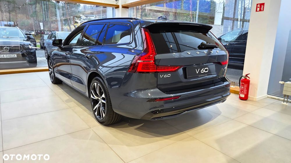 Volvo V60 B4 B Plus Dark - 4