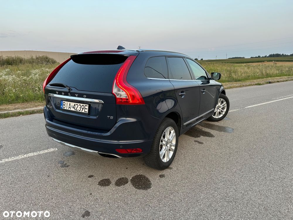 Volvo XC 60 T5 Drive-E Momentum - 4
