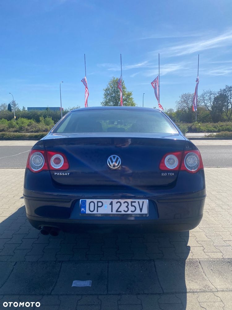 Volkswagen Passat 2.0 TDI Highline - 5