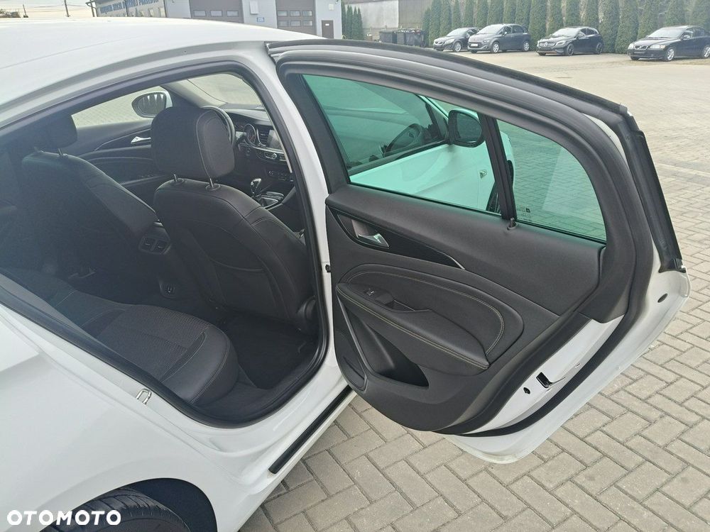 Opel Insignia - 21