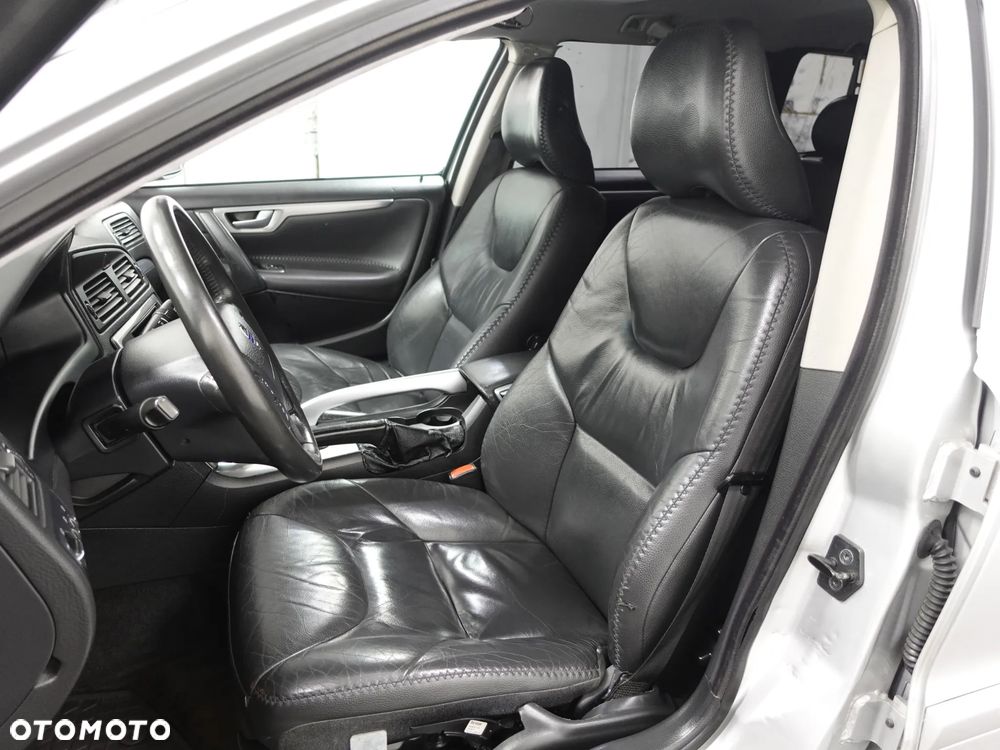 Volvo XC 70 D5 AWD Momentum - 22