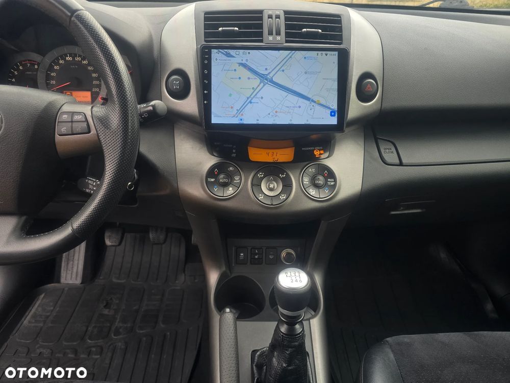 Toyota RAV4 2.0 VVT-i Premium - 24