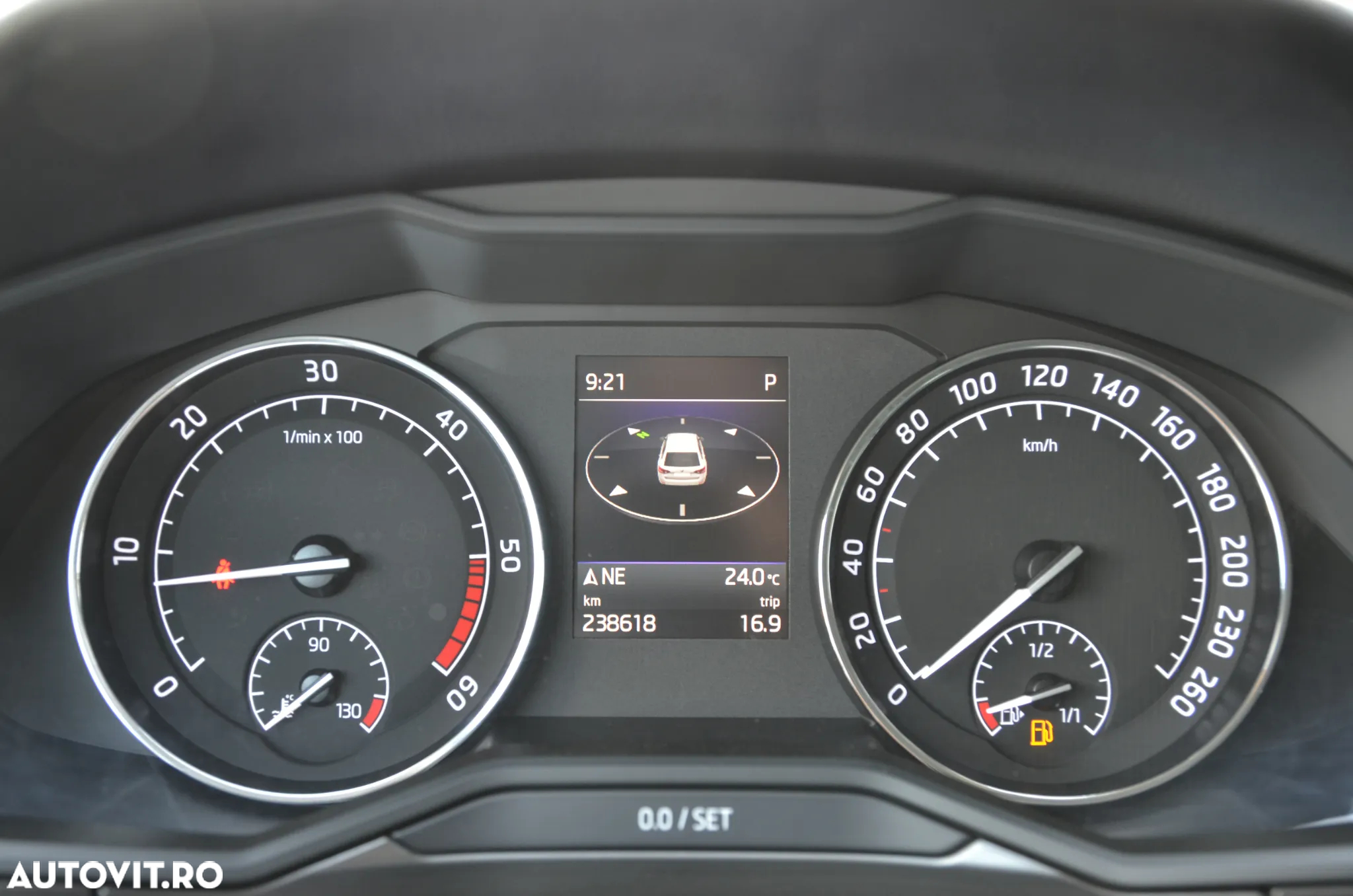 Skoda Superb 2.0 TDI DSG Style - 20