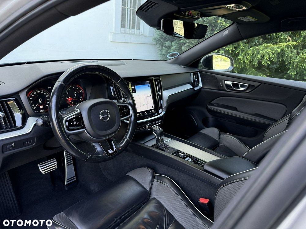 Volvo V60 T4 Geartronic R-Design - 24