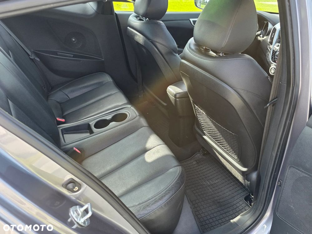 Hyundai Veloster 1.6 Premium - 20