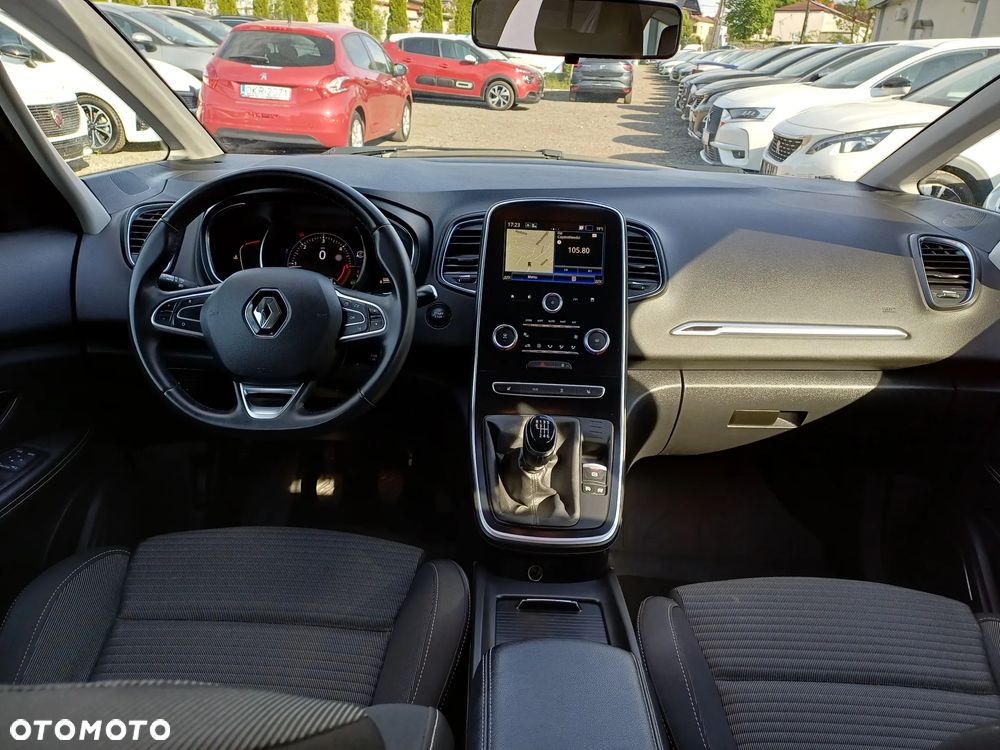 Renault Grand Scenic - 22