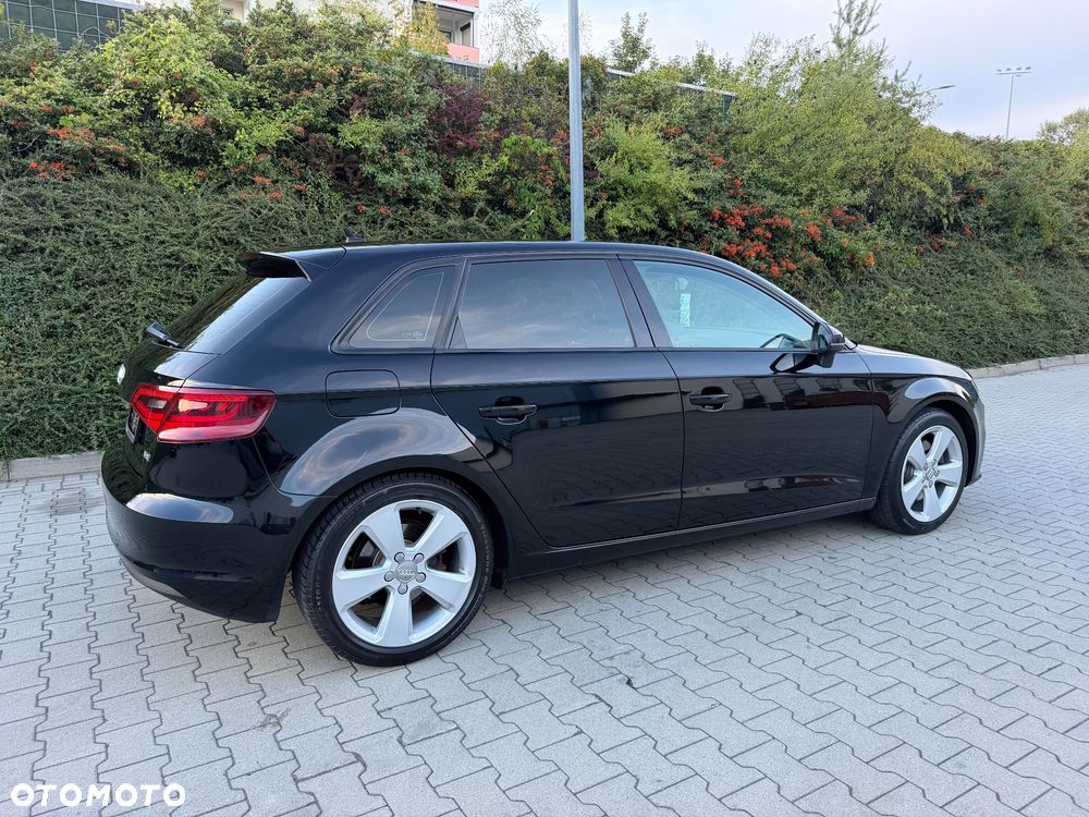 Audi A3 Sportback 1.8 TFSI Ambiente - 8