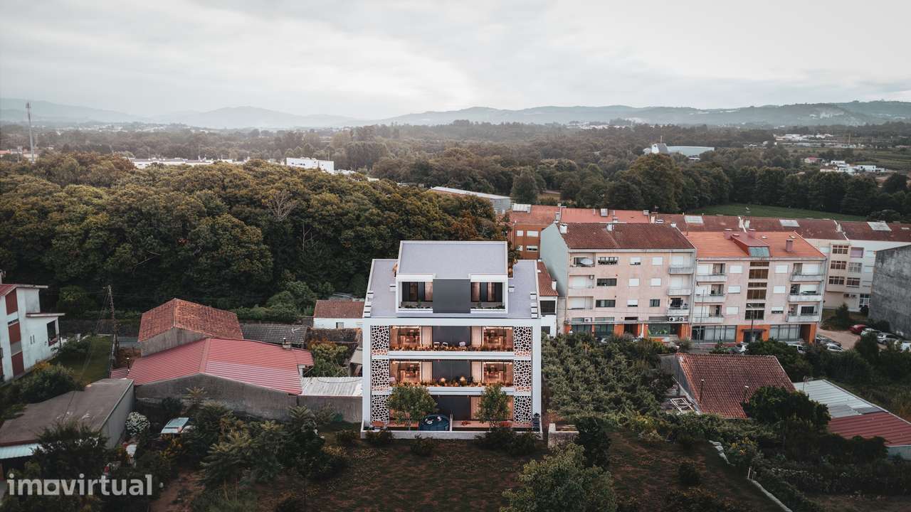 Apartamento T2, NOVO, c/ logradouro e garagem - Grande imagem: 2/25