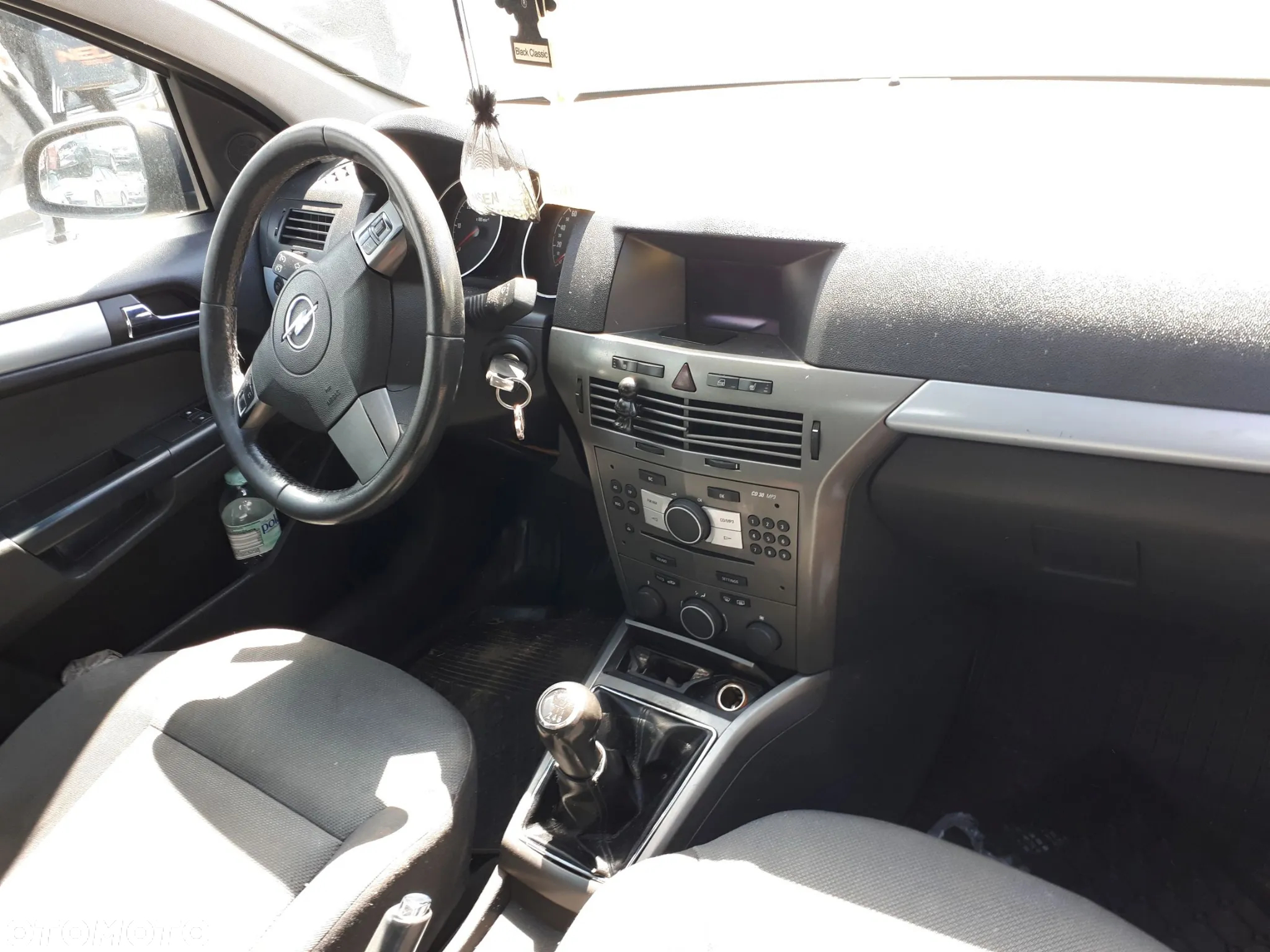 OPEL ASTRA H III 04-06 KOMBI BŁOTNIK PRZÓD PRZEDNI PRAWY Z20R - 26