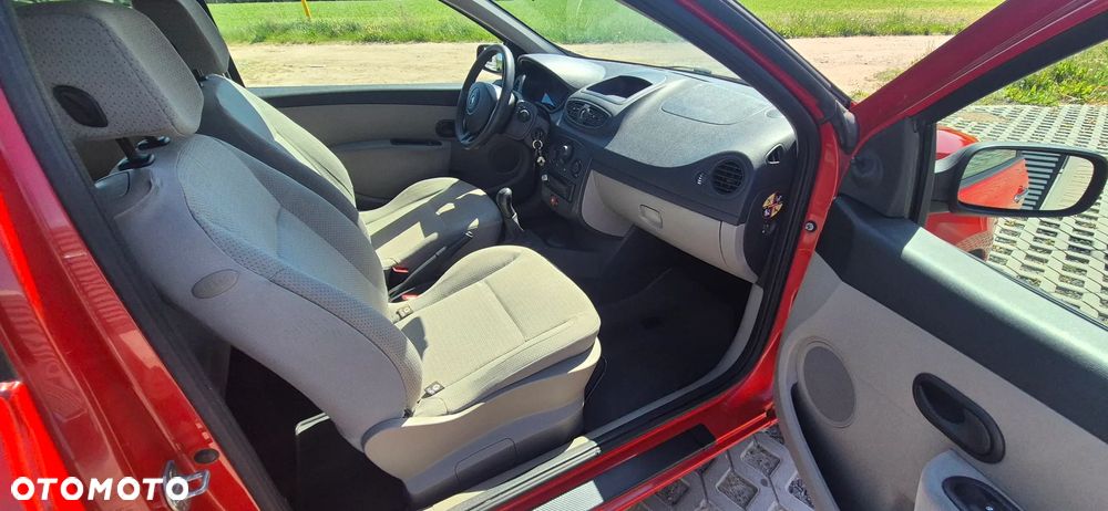 Renault Clio 1.2 16V Fairway - 11