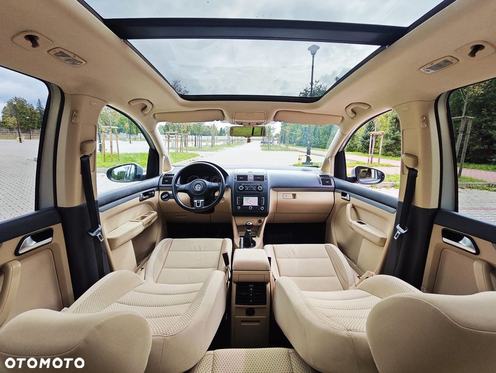 Volkswagen Touran 2.0 TDI Highline - 2
