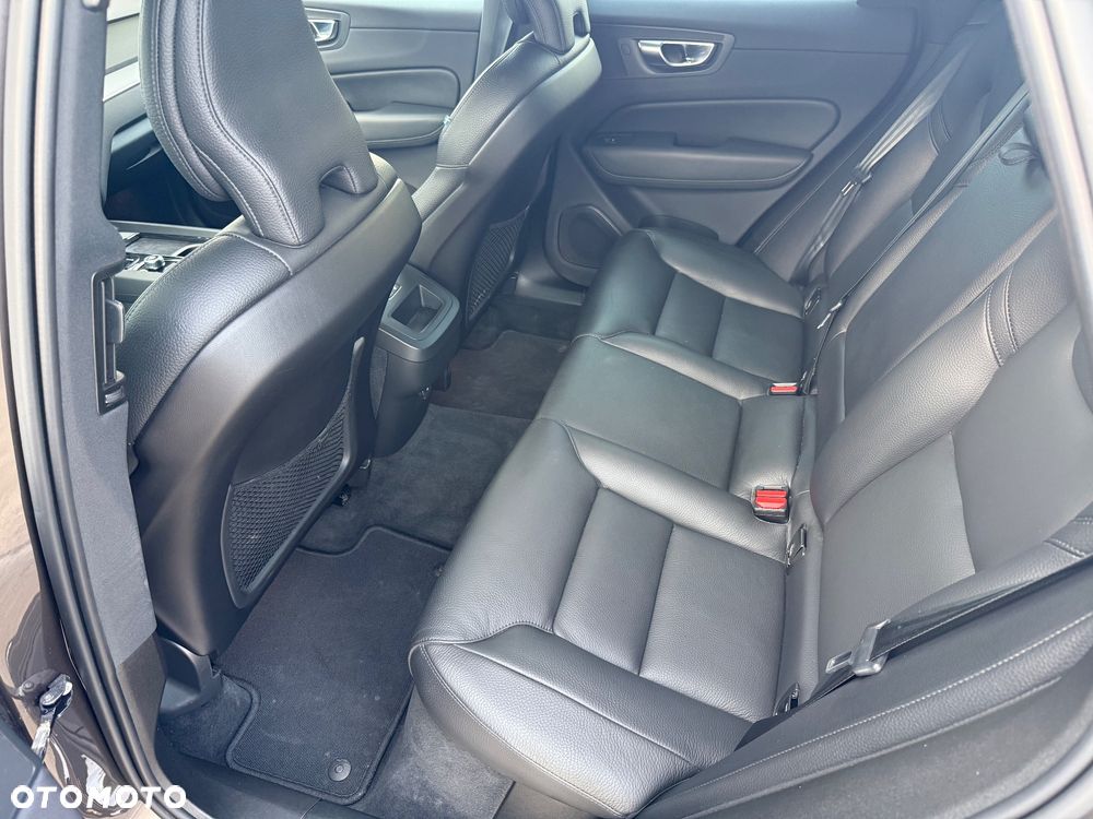 Volvo XC 60 B4 B Plus Bright - 23